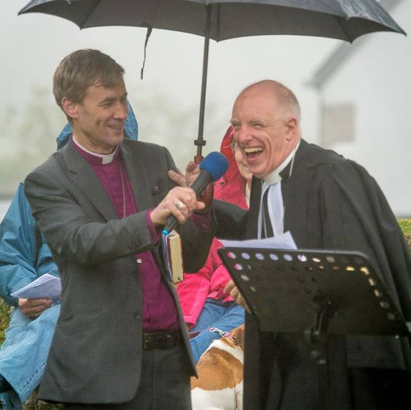 Tim and Steve, Methodist District volunteers, working together